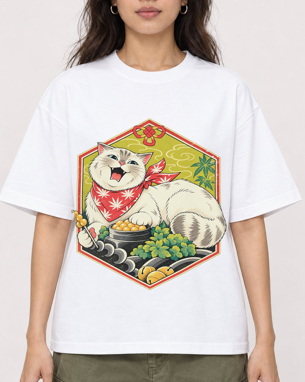Mockup Boxy Heavyweight Tee White female close-up 02