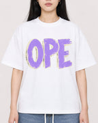 Mockup Boxy Heavyweight Tee White female close-up 01