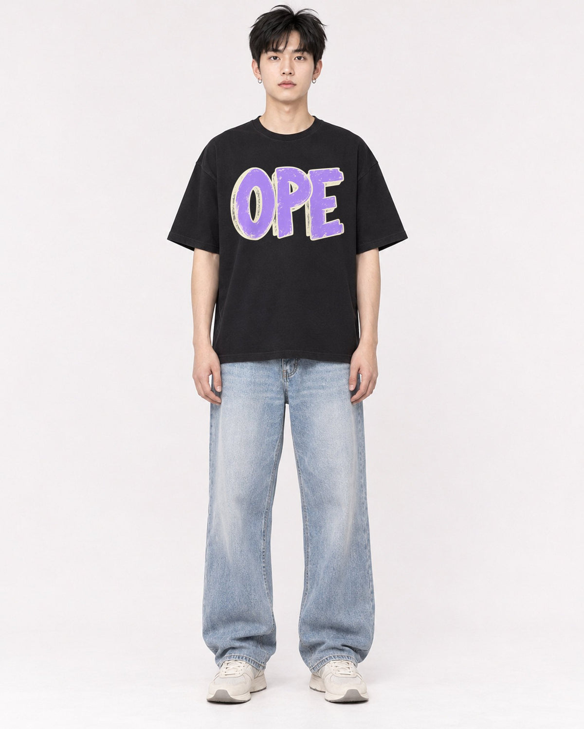 Mockup Boxy Heavyweight Tee Black male full-body 01
