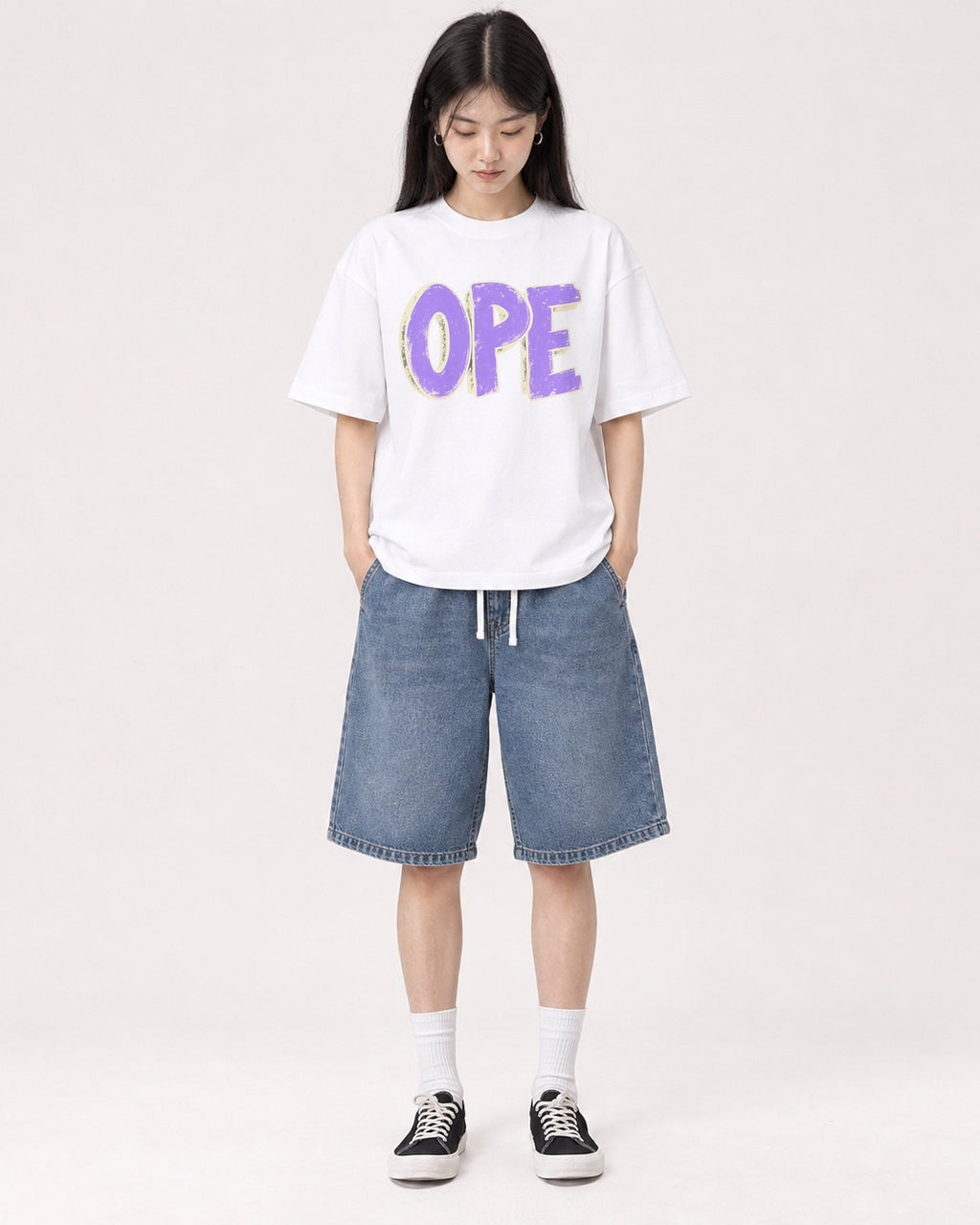 Mockup Boxy Heavyweight Tee White female full-body 01