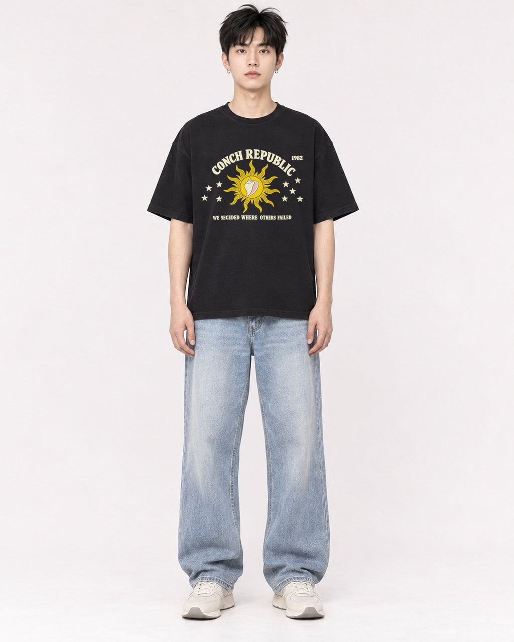 Mockup Boxy Heavyweight Tee Black male full-body 01
