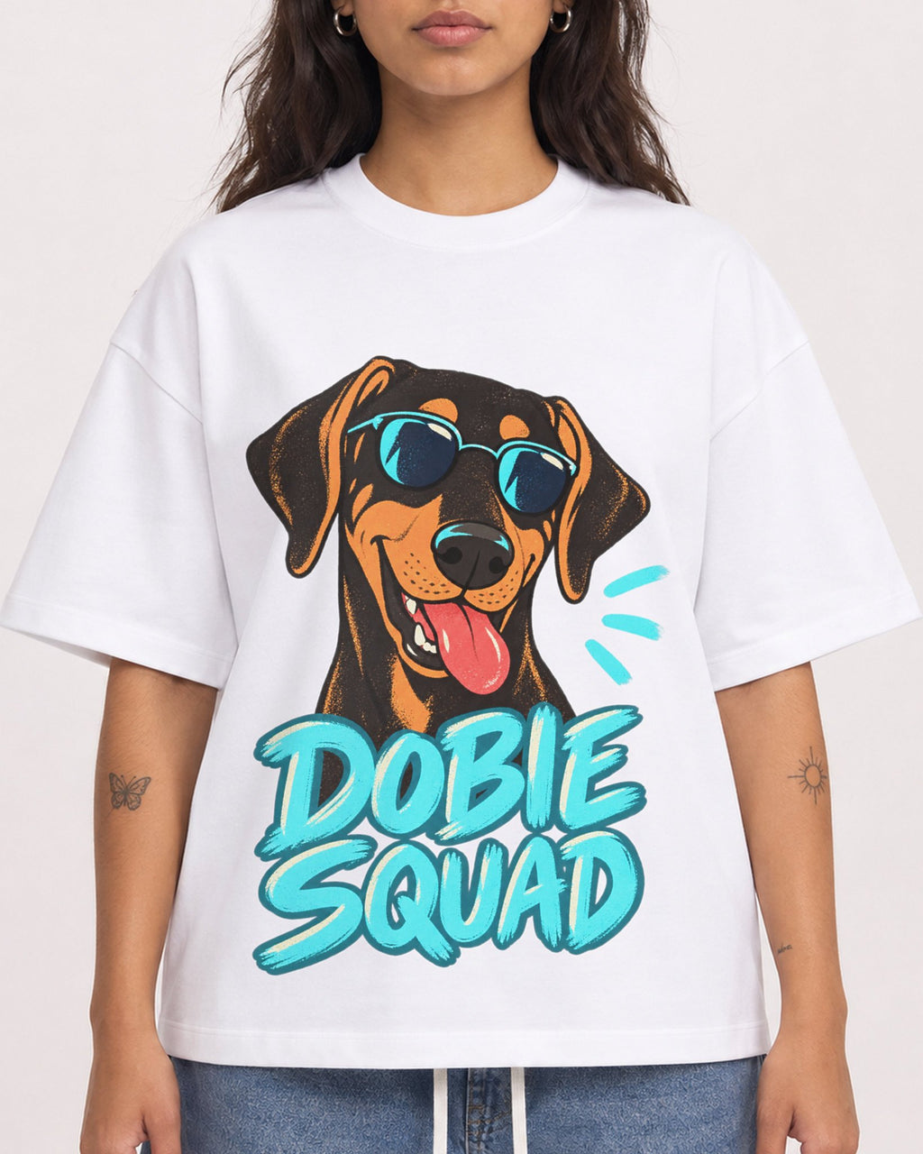 Mockup Boxy Heavyweight Tee White female close-up 06