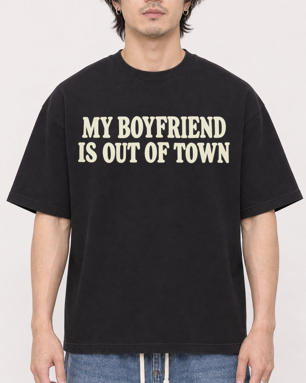 Mockup Boxy Heavyweight Tee Black male close-up 03