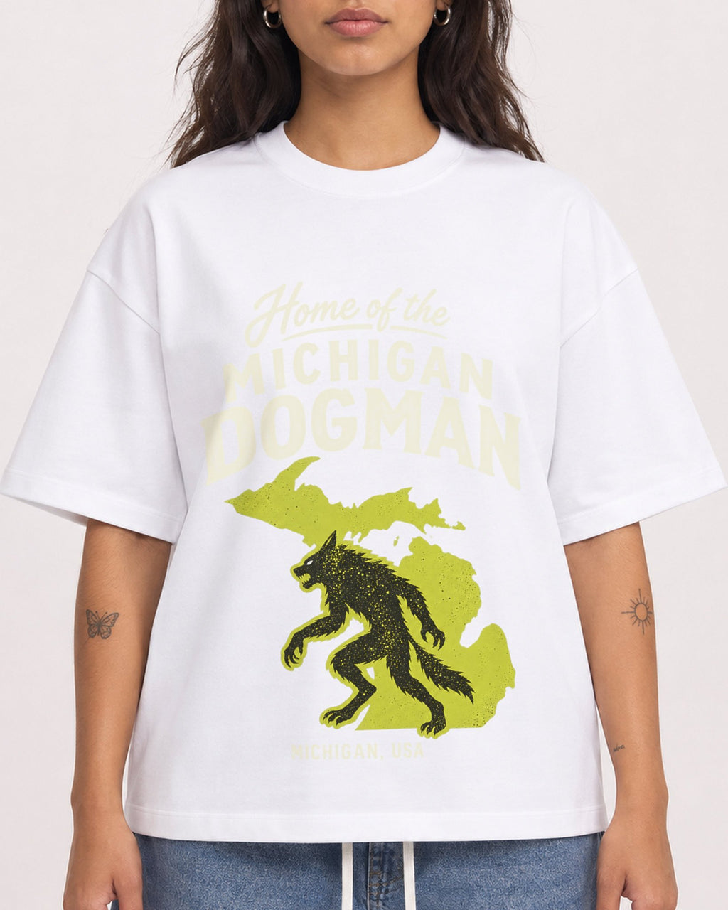 Mockup Boxy Heavyweight Tee White female close-up 06