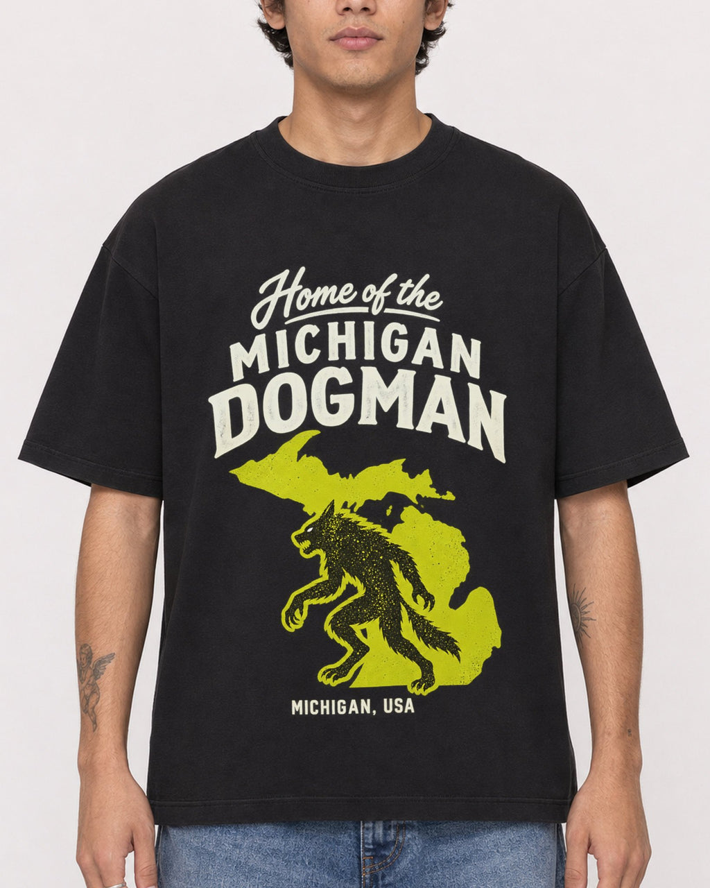Mockup Boxy Heavyweight Tee Black male close-up 06