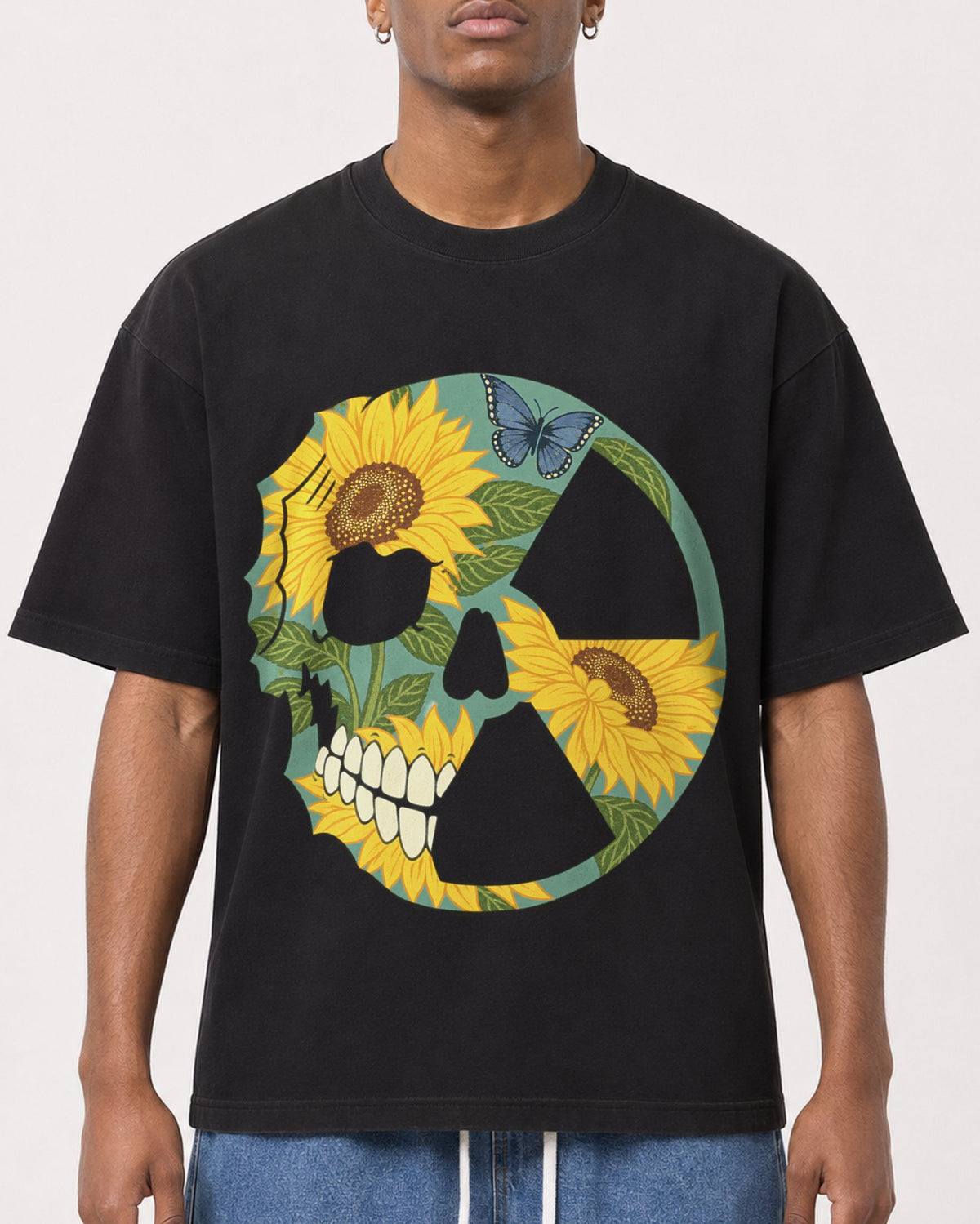 Mockup Boxy Heavyweight Tee Black male close-up 15