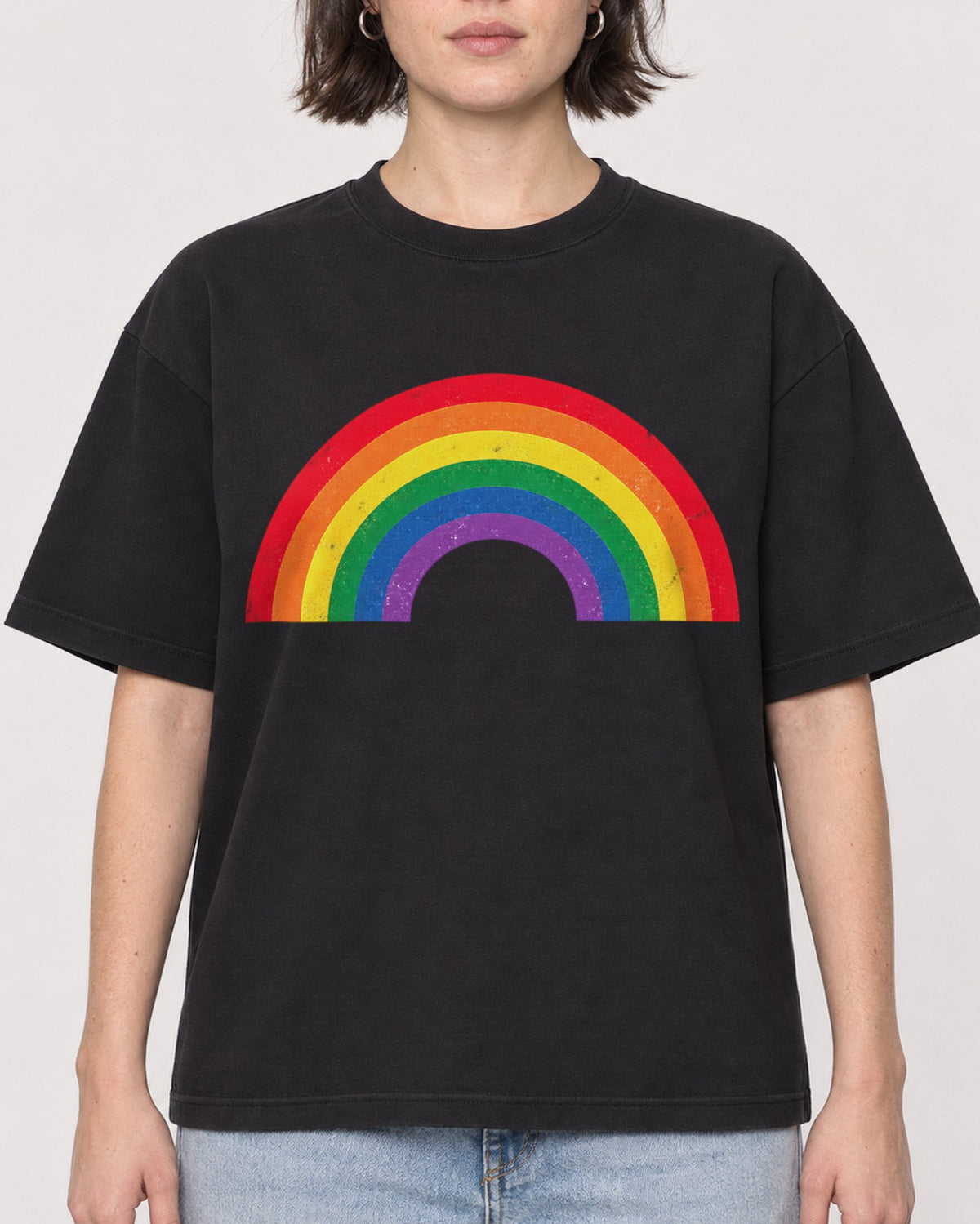 Mockup Boxy Heavyweight Tee Black female close-up 39