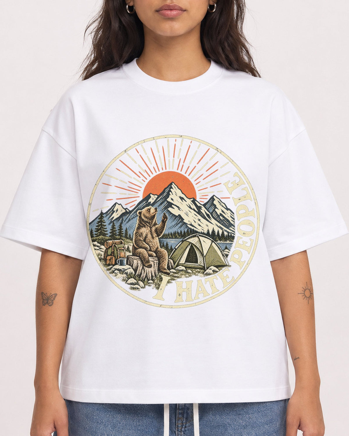 Mockup Boxy Heavyweight Tee White female close-up 06