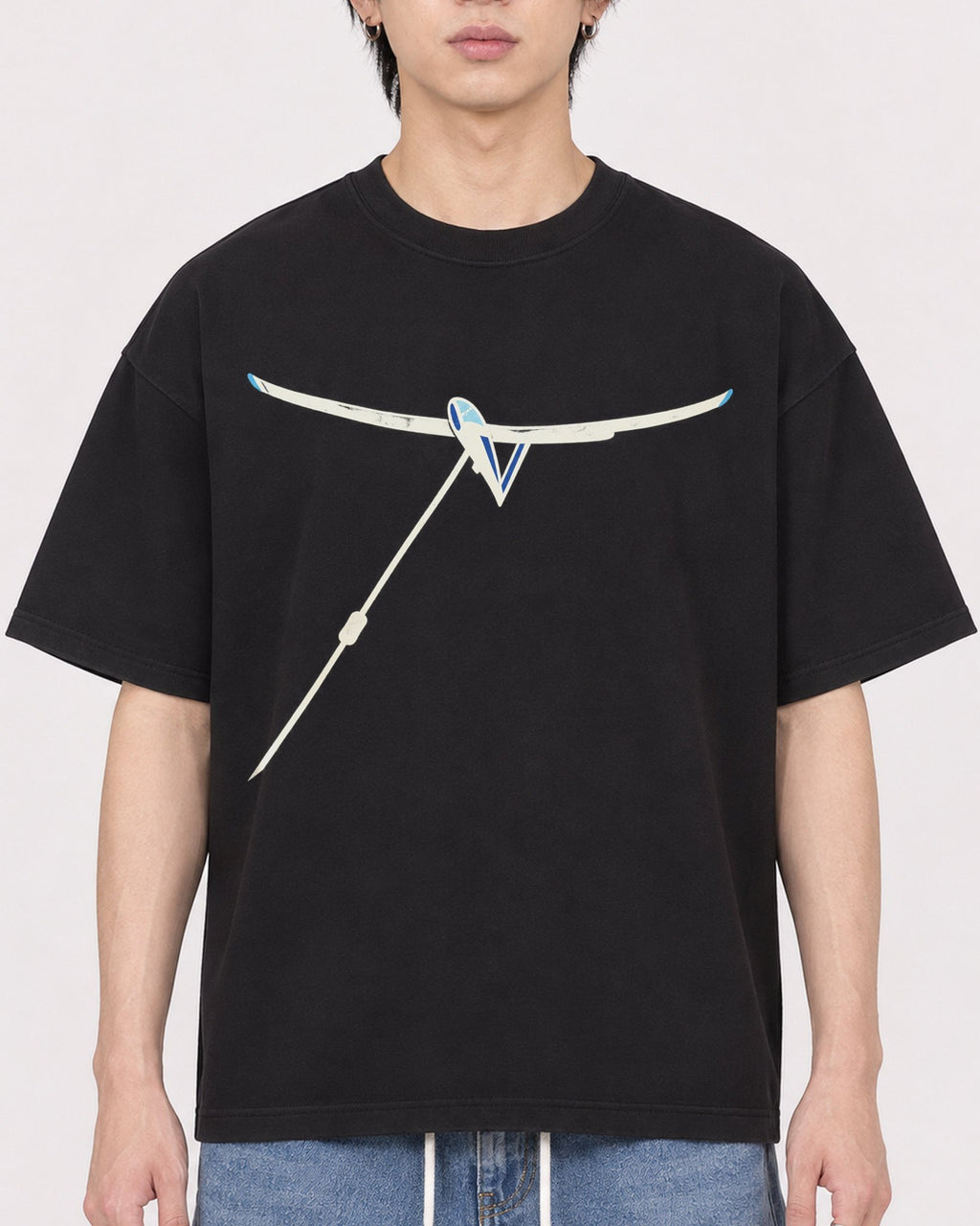 Mockup Boxy Heavyweight Tee Black male close-up 11