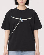 Mockup Boxy Heavyweight Tee Black female close-up 11
