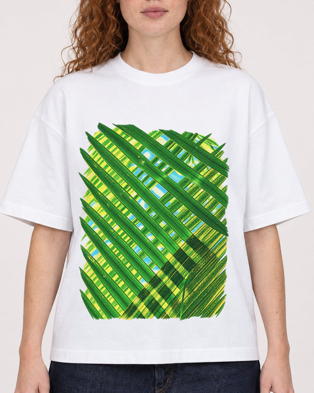 Mockup Boxy Heavyweight Tee White female close-up 09