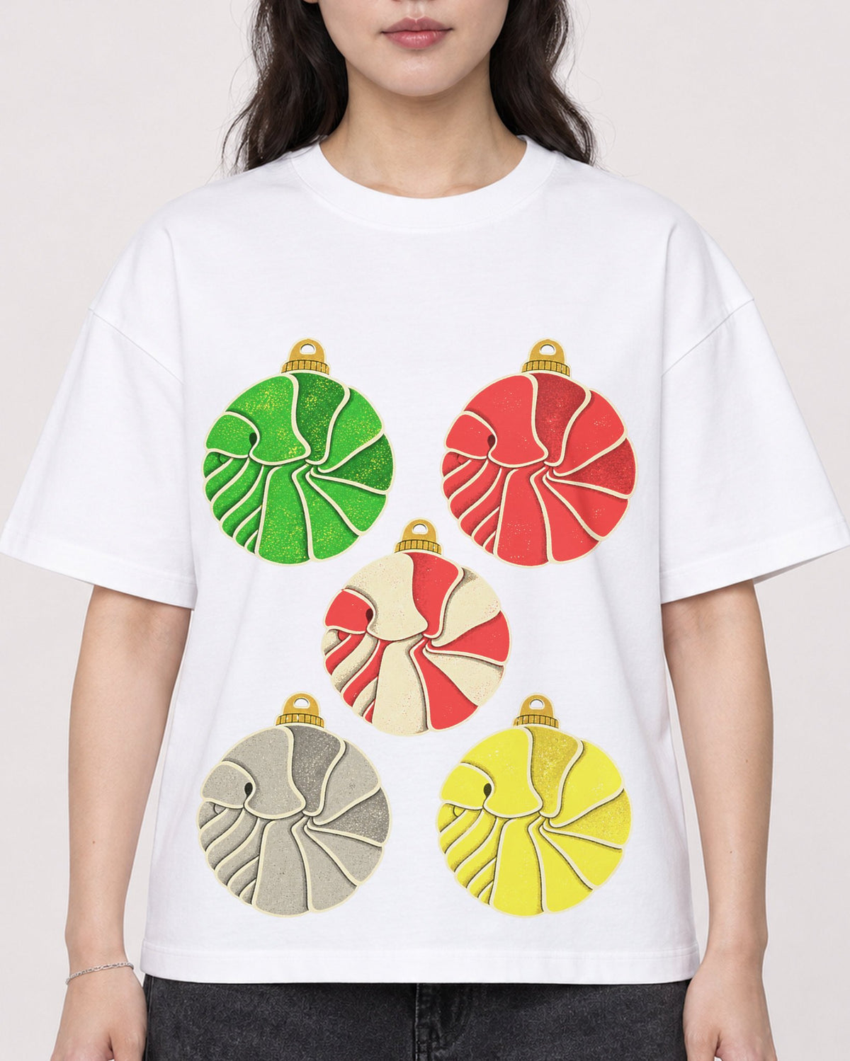 Mockup Boxy Heavyweight Tee White female close-up 03