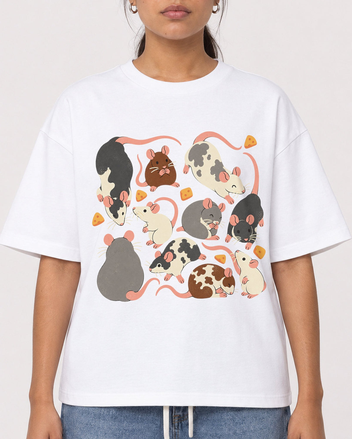 Mockup Boxy Heavyweight Tee White female close-up 16