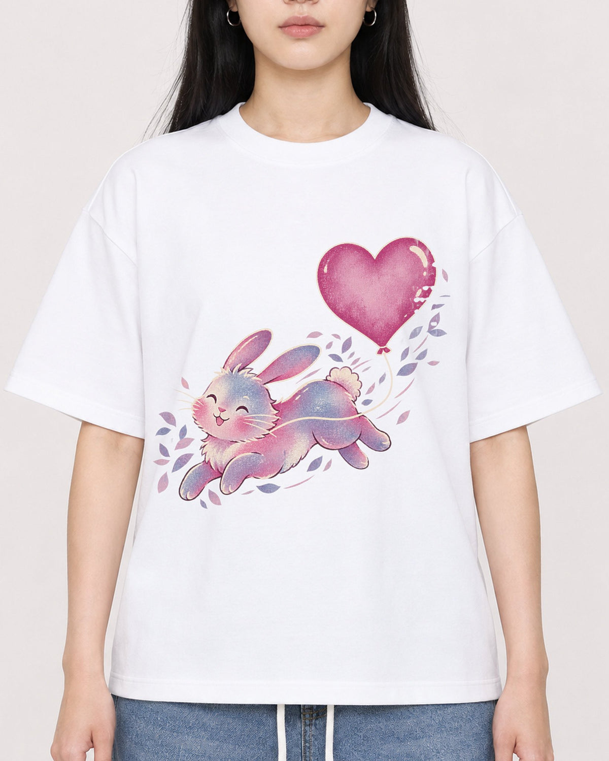 Mockup Boxy Heavyweight Tee White female close-up 01
