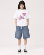 Mockup Boxy Heavyweight Tee White female full-body 01