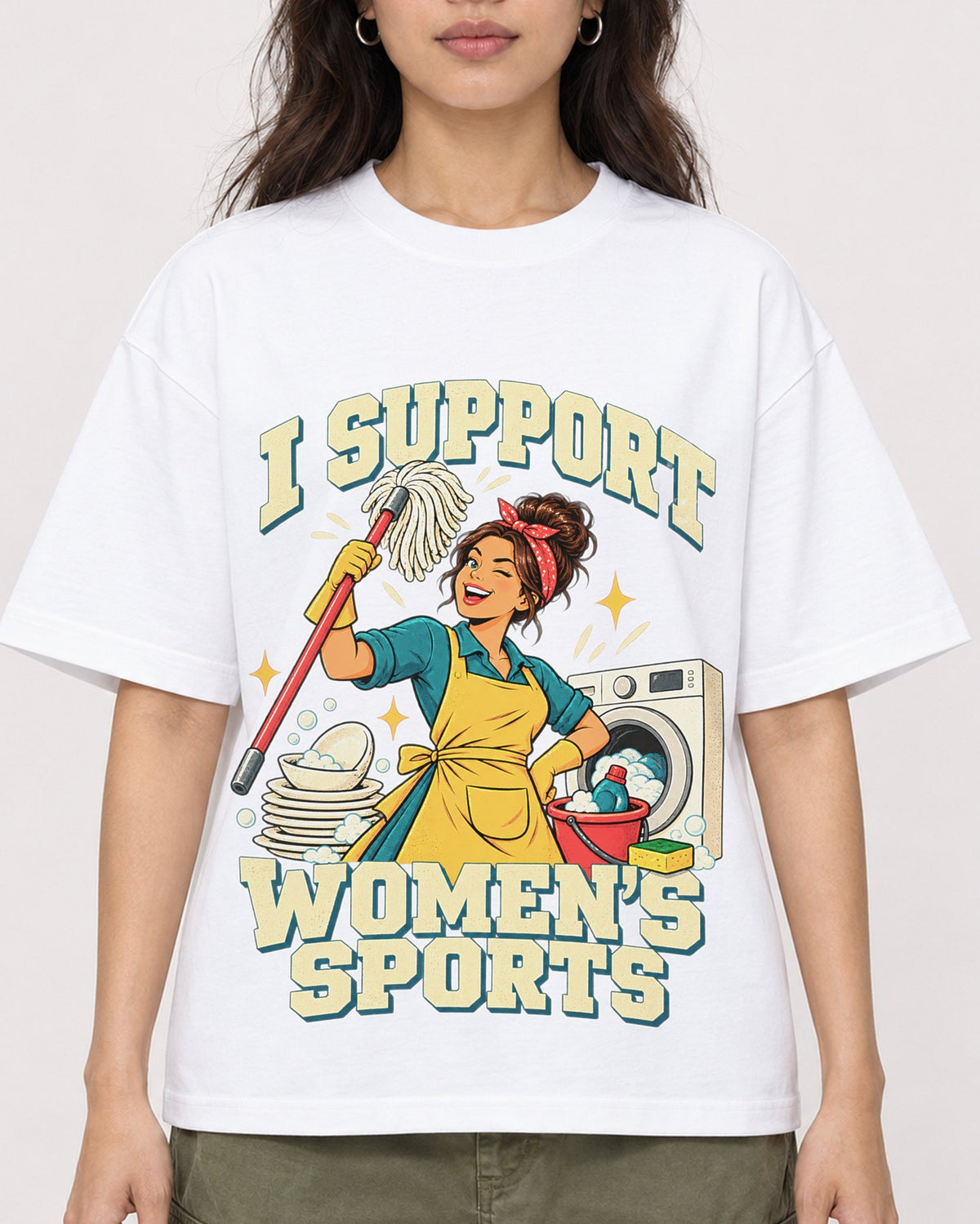 Mockup Boxy Heavyweight Tee White female close-up 02