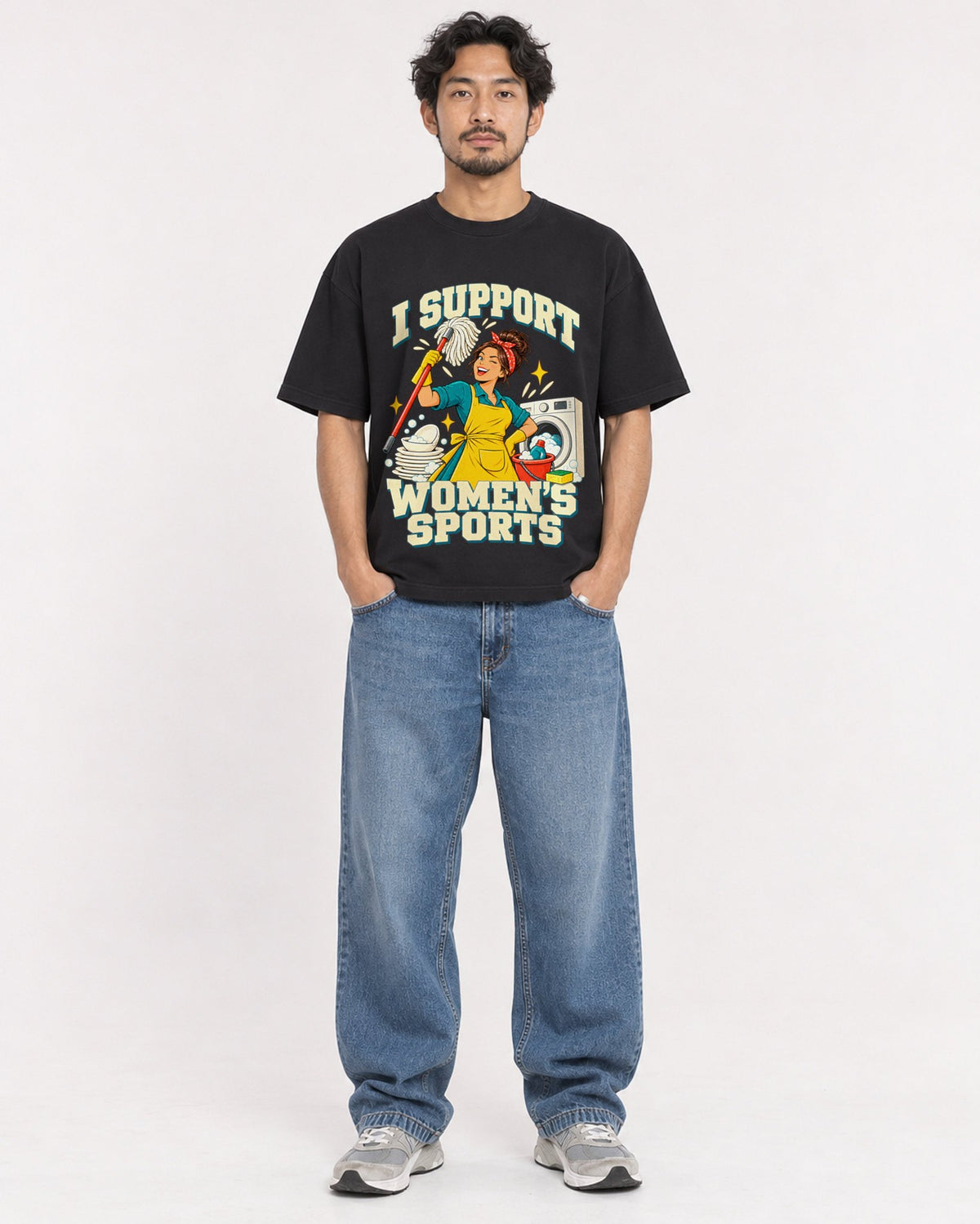 Mockup Boxy Heavyweight Tee Black male full-body 02