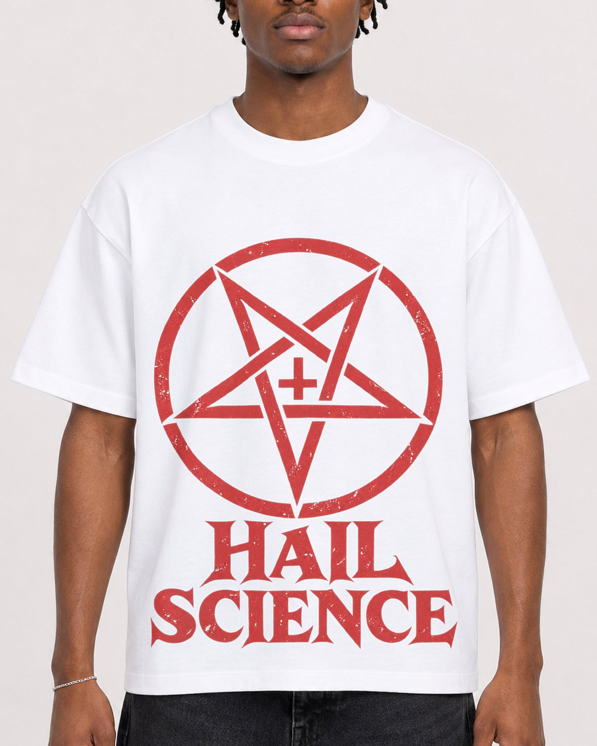 Mockup Boxy Heavyweight Tee White male close-up 05
