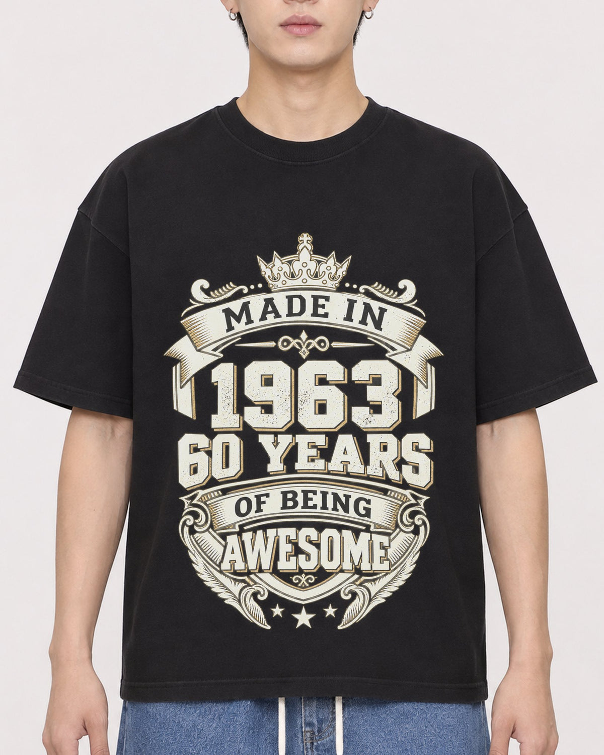 Mockup Boxy Heavyweight Tee Black male close-up 31