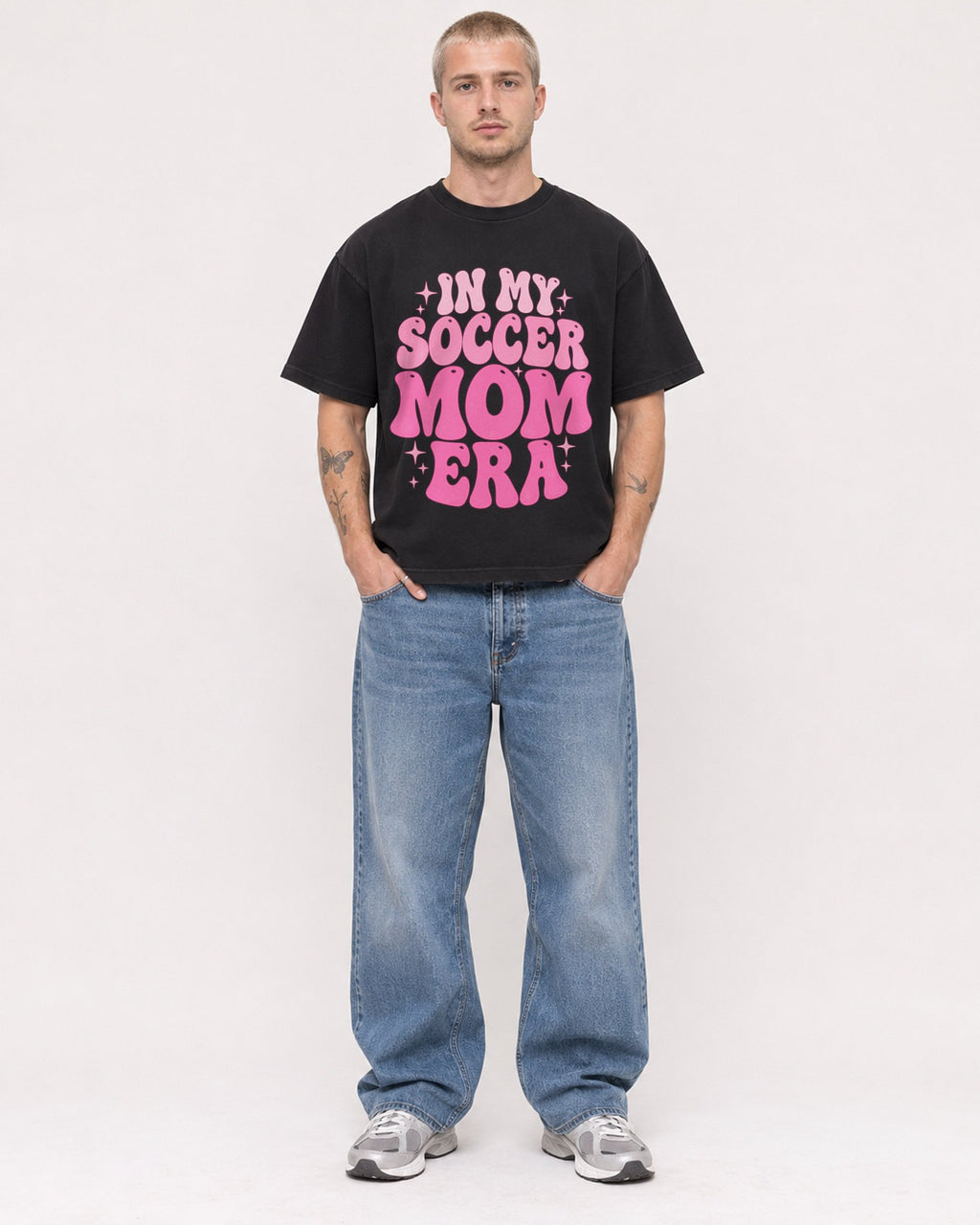 Mockup Boxy Heavyweight Tee Black male full-body 18