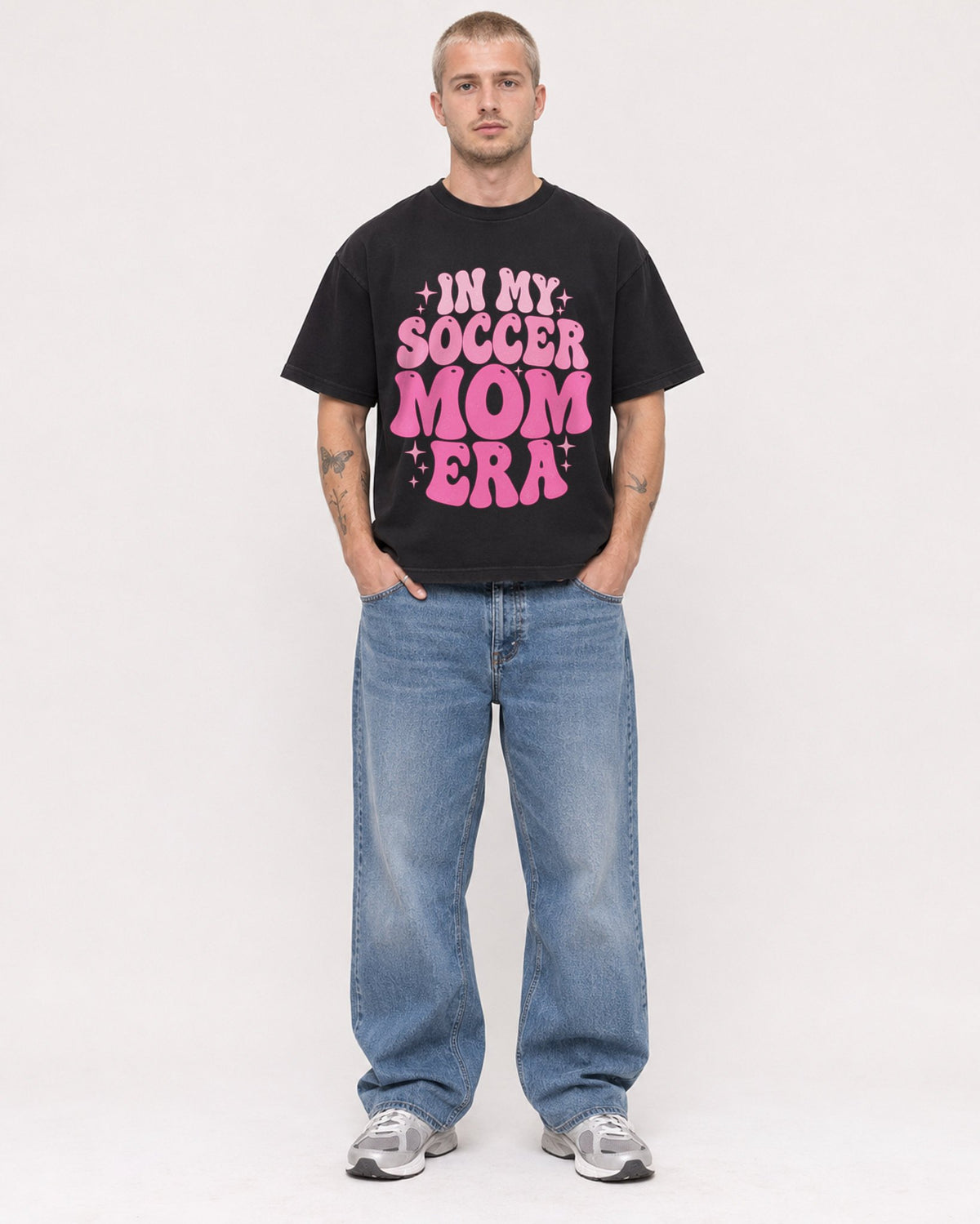Mockup Boxy Heavyweight Tee Black male full-body 18