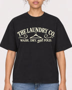 Mockup Boxy Heavyweight Tee Black female close-up 20