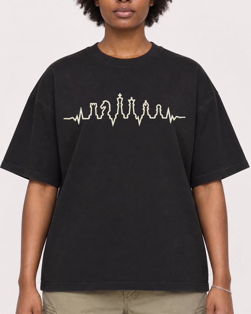 Mockup Boxy Heavyweight Tee Black female close-up 14