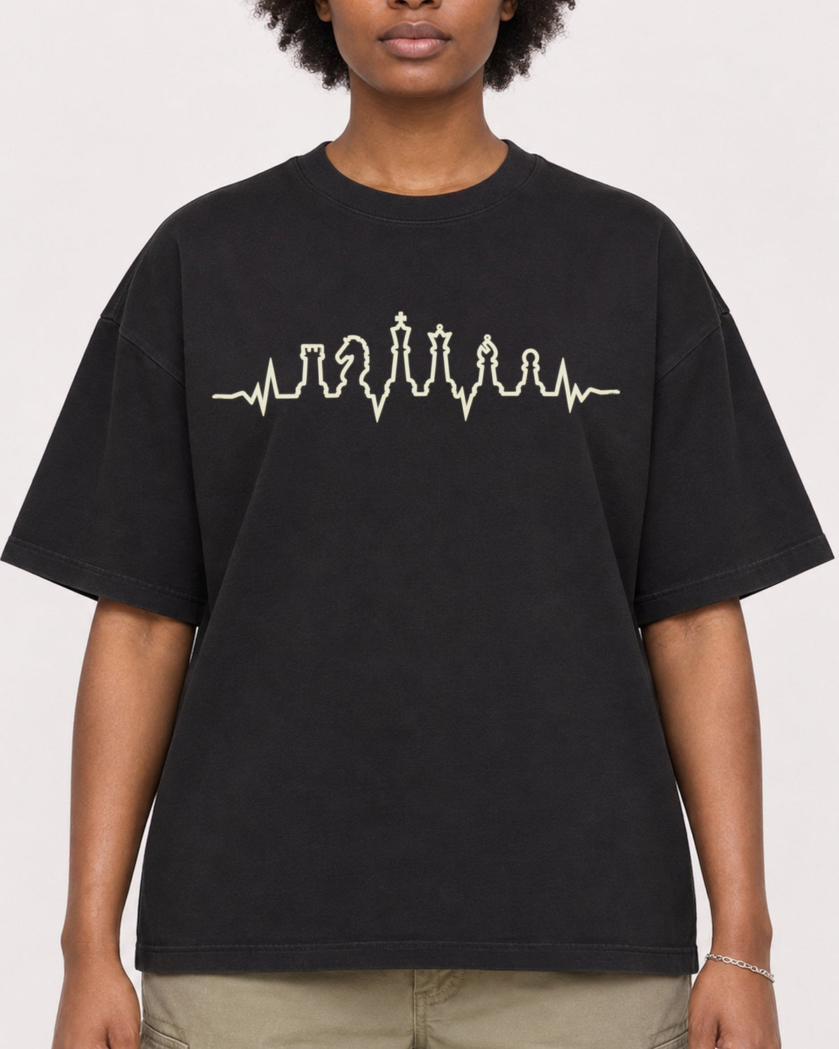 Mockup Boxy Heavyweight Tee Black female close-up 14