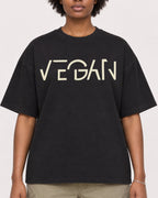 Mockup Boxy Heavyweight Tee Black female close-up 14