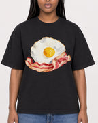 Mockup Boxy Heavyweight Tee Black female close-up 04