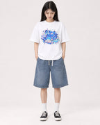 Mockup Boxy Heavyweight Tee White female full-body 01