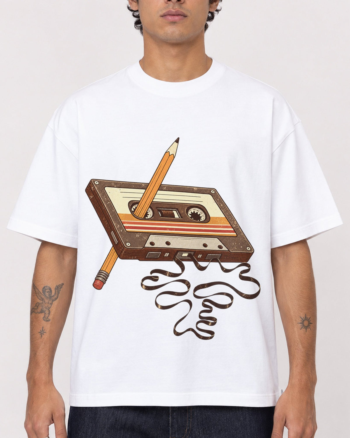 Mockup Boxy Heavyweight Tee White male close-up 06