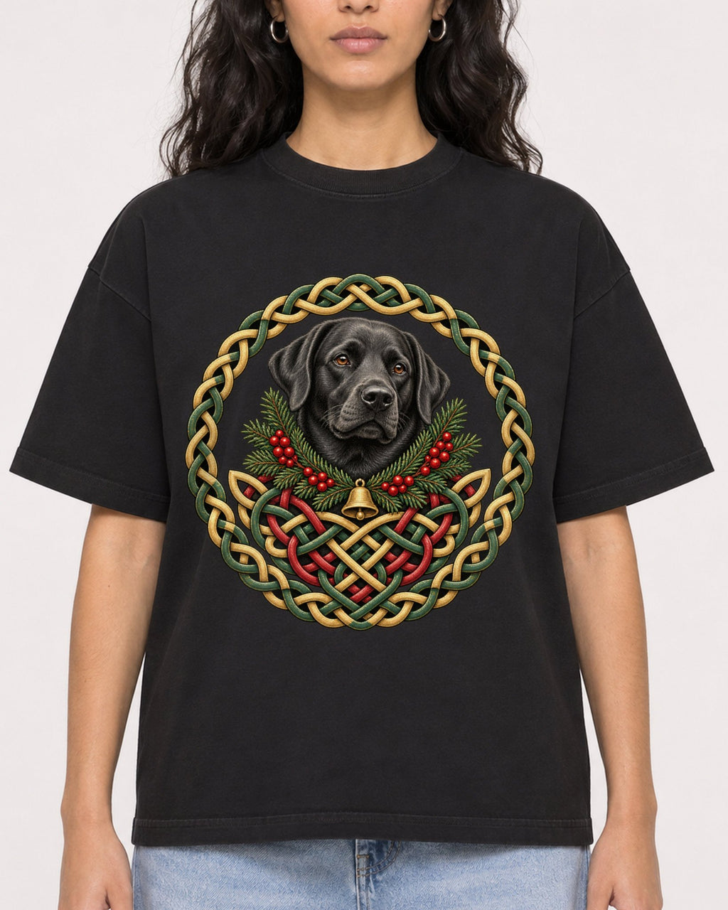 Mockup Boxy Heavyweight Tee Black female close-up 07