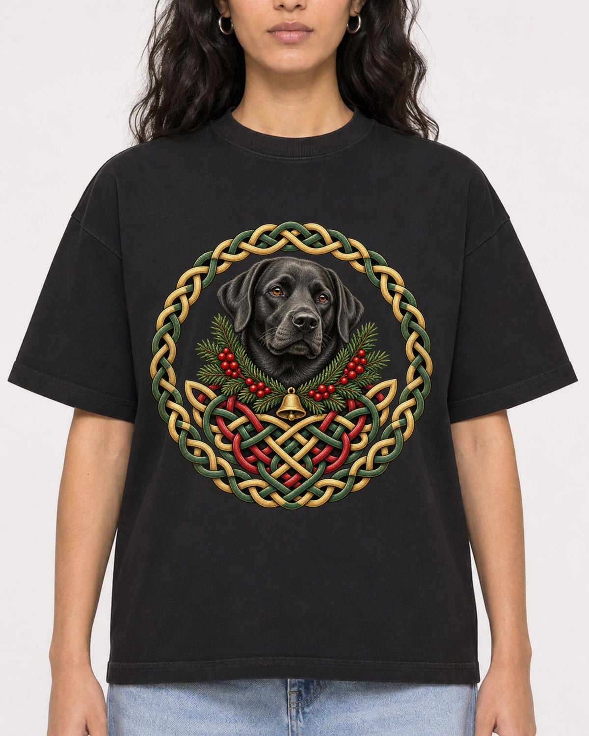 Mockup Boxy Heavyweight Tee Black female close-up 07