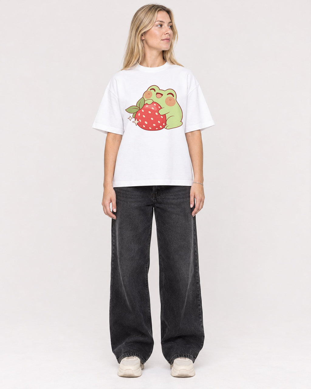 Mockup Boxy Heavyweight Tee White female full-body 08