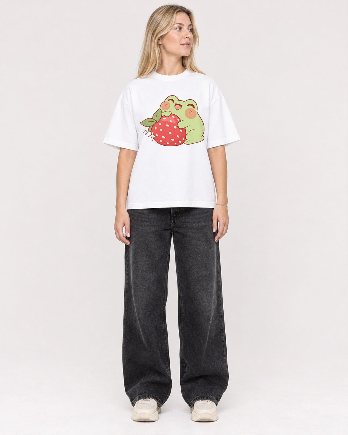 Mockup Boxy Heavyweight Tee White female full-body 08