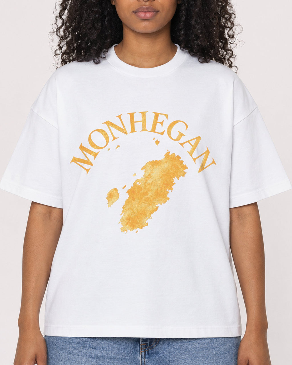 Mockup Boxy Heavyweight Tee White female close-up 05
