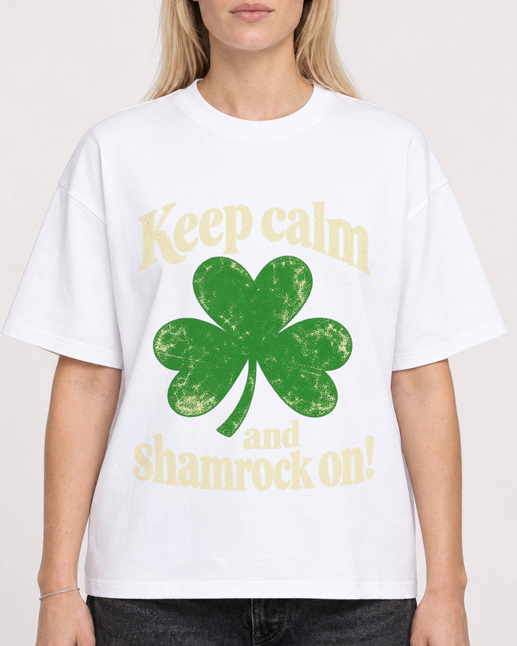 Mockup Boxy Heavyweight Tee White female close-up 08