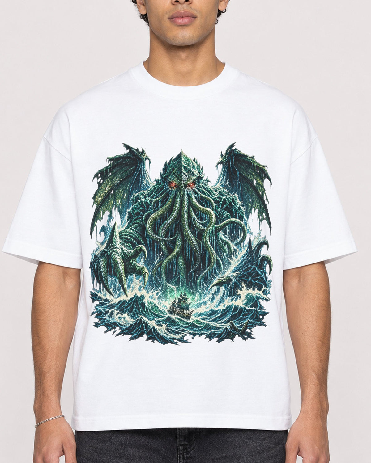Mockup Boxy Heavyweight Tee White male close-up 10