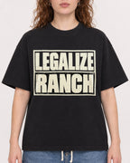 Mockup Boxy Heavyweight Tee Black female close-up 09