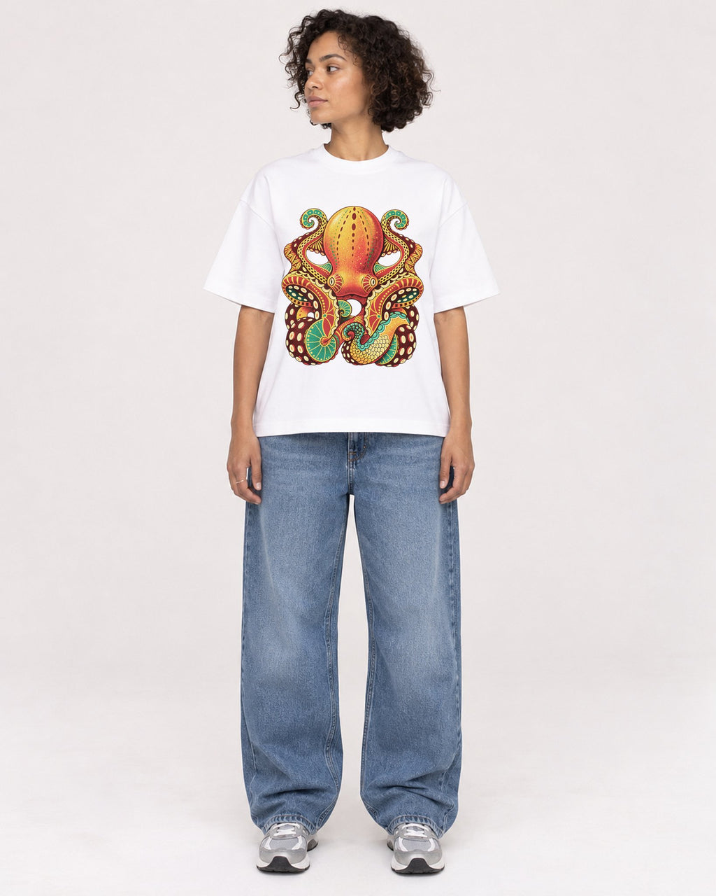 Mockup Boxy Heavyweight Tee White female full-body 40
