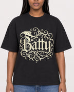 Mockup Boxy Heavyweight Tee Black female close-up 04