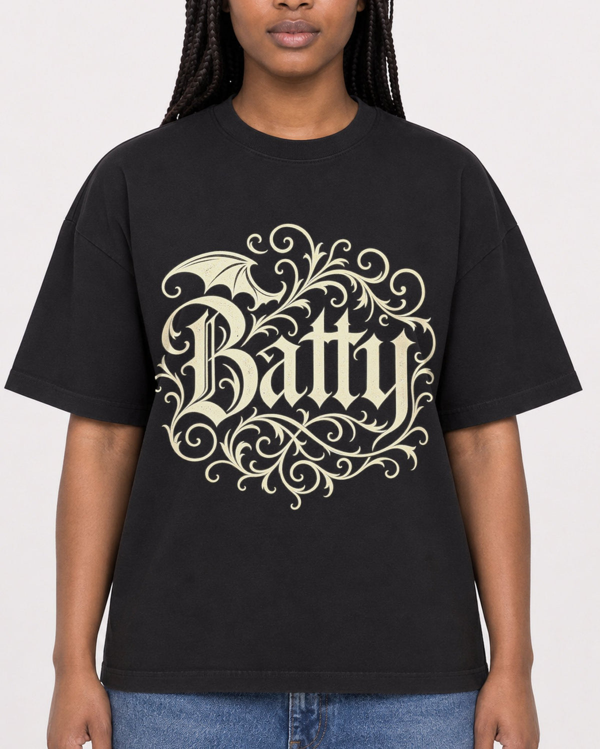Mockup Boxy Heavyweight Tee Black female close-up 04