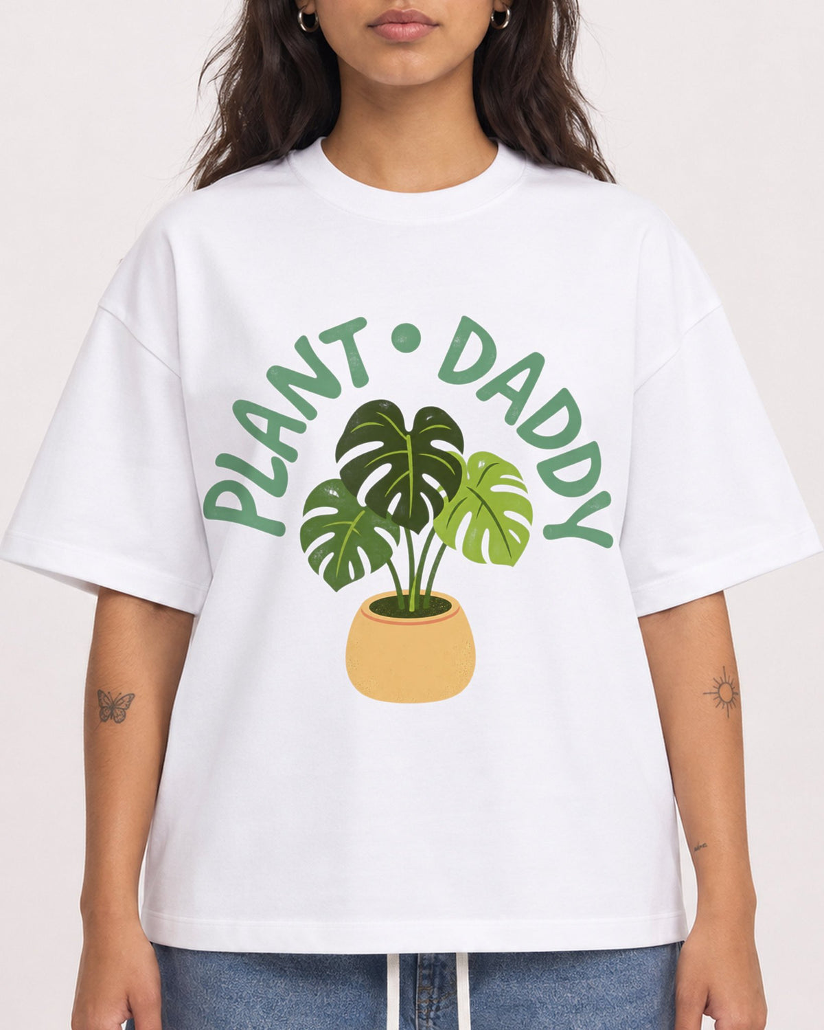 Mockup Boxy Heavyweight Tee White female close-up 06