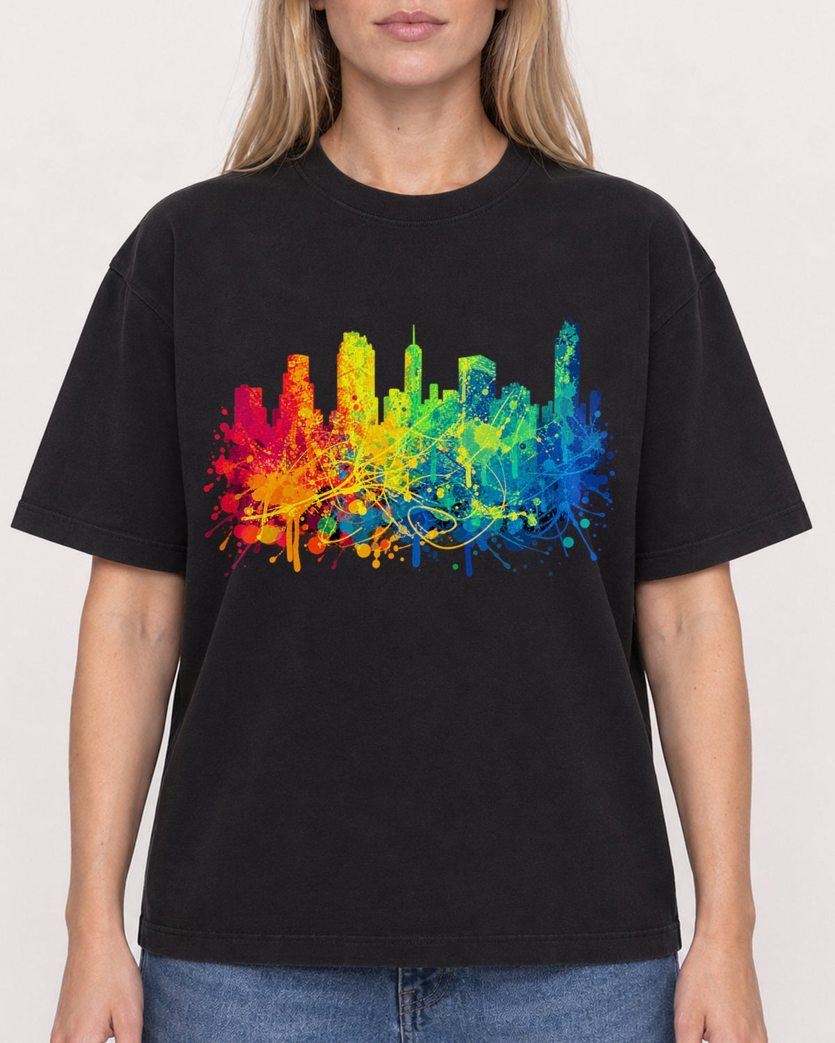 Mockup Boxy Heavyweight Tee Black female close-up 08