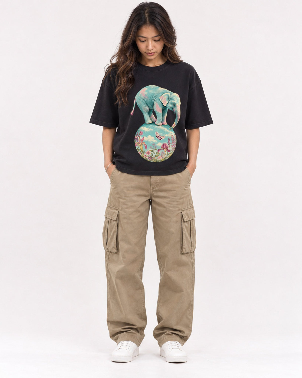 Mockup Boxy Heavyweight Tee Black female full-body 02