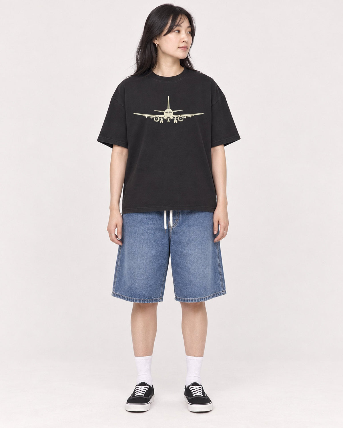 Mockup Boxy Heavyweight Tee Black female full-body 13