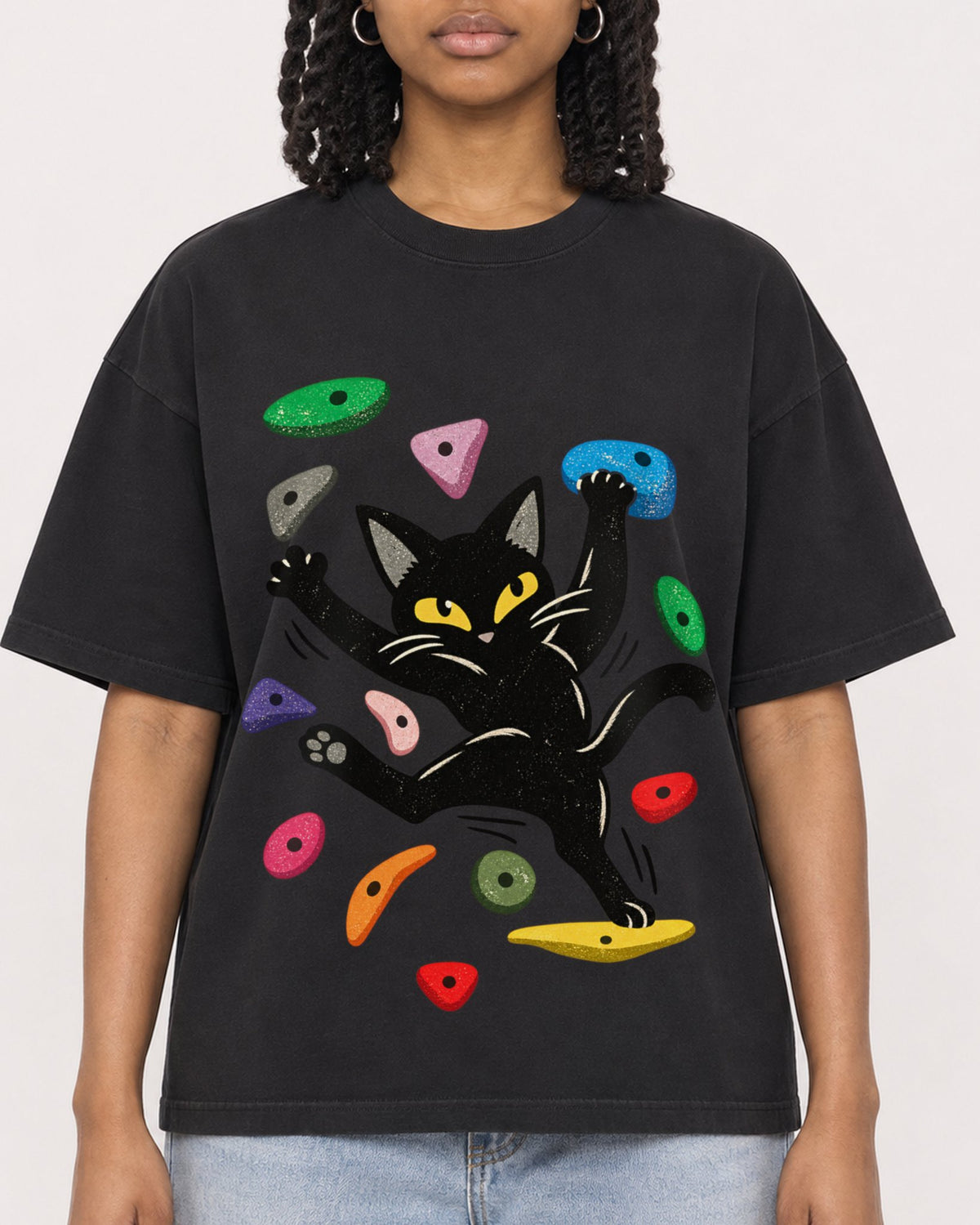 Mockup Boxy Heavyweight Tee Black female close-up 15