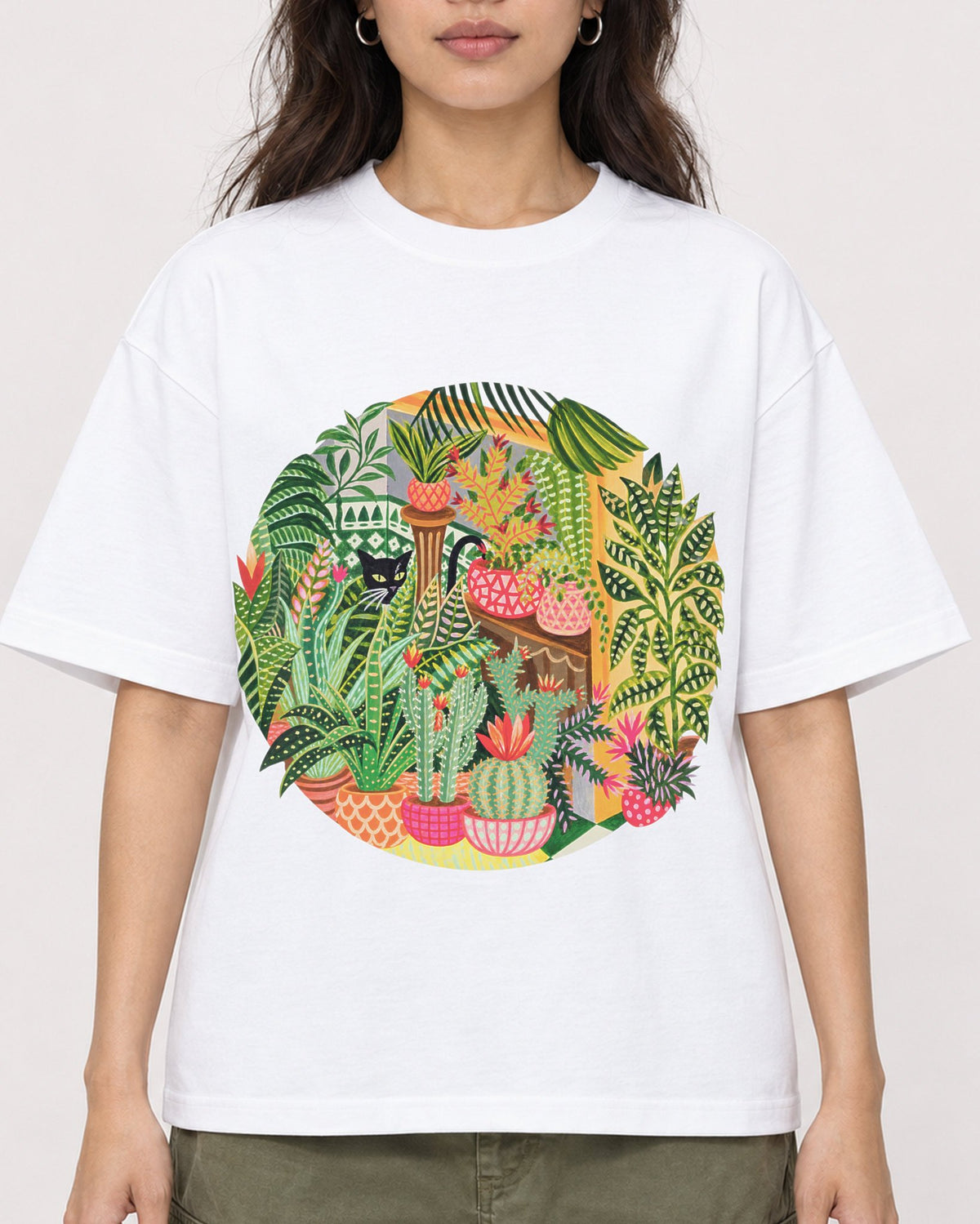 Mockup Boxy Heavyweight Tee White female close-up 02