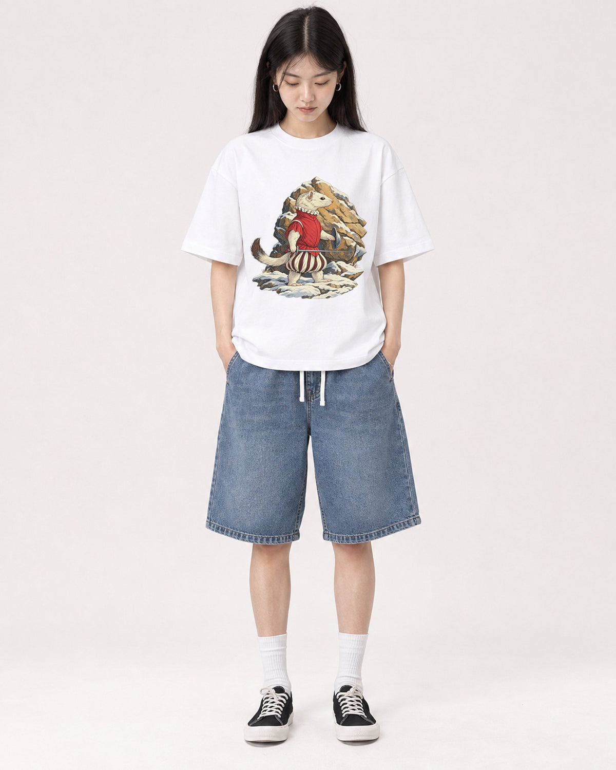 Mockup Boxy Heavyweight Tee White female full-body 01